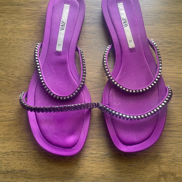 Zara Rhinestone Sandals - Picture 4 of 7